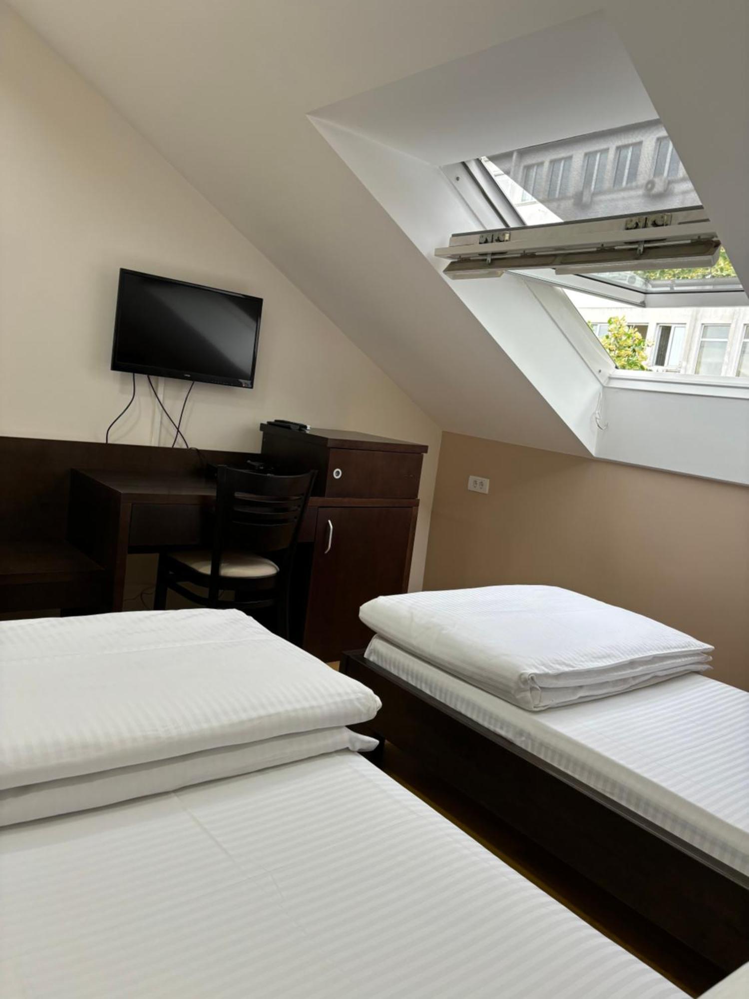 Bed and Breakfast Atrium Sremska Mitrovica Esterno foto