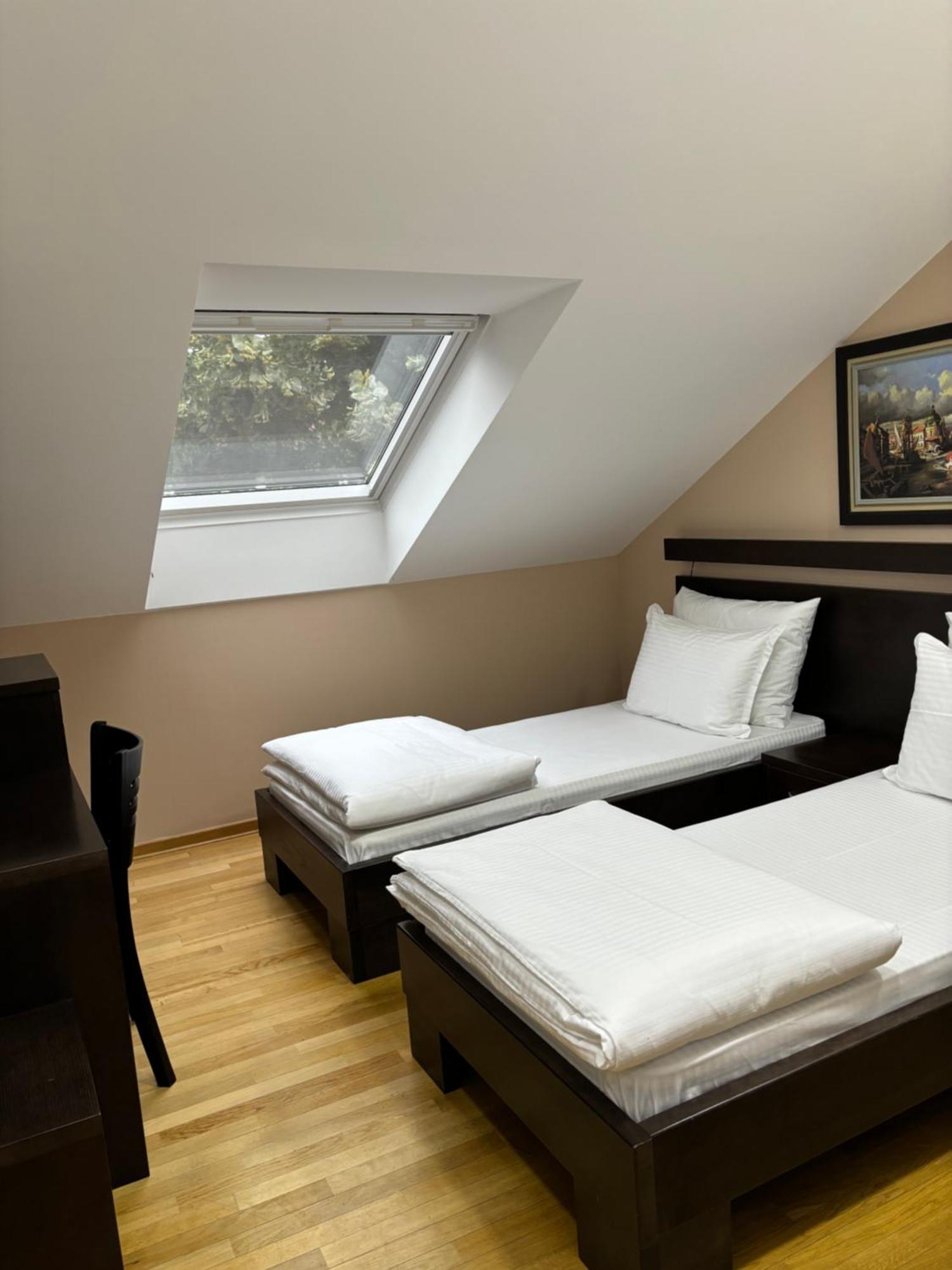 Bed and Breakfast Atrium Sremska Mitrovica Esterno foto
