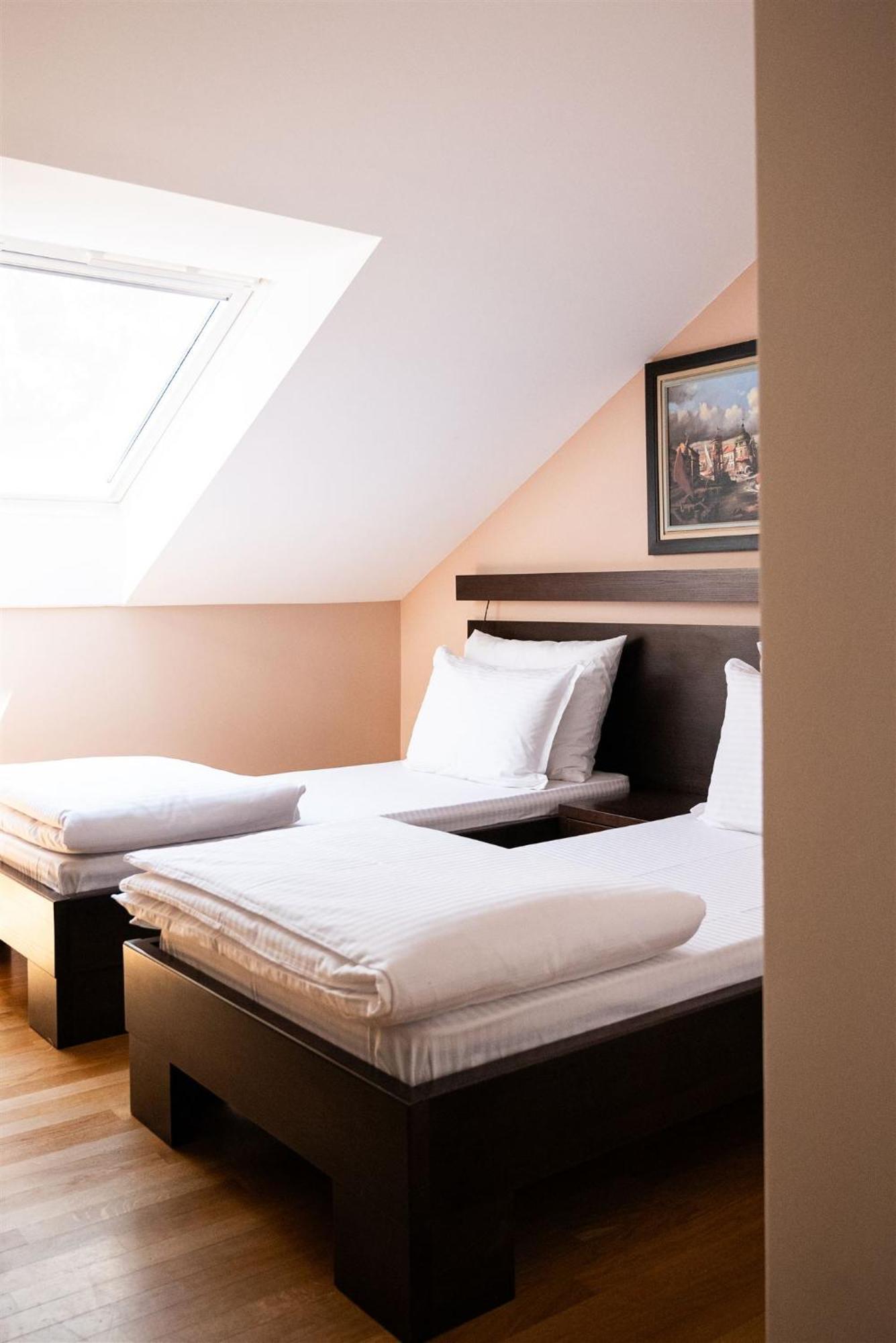 Bed and Breakfast Atrium Sremska Mitrovica Esterno foto