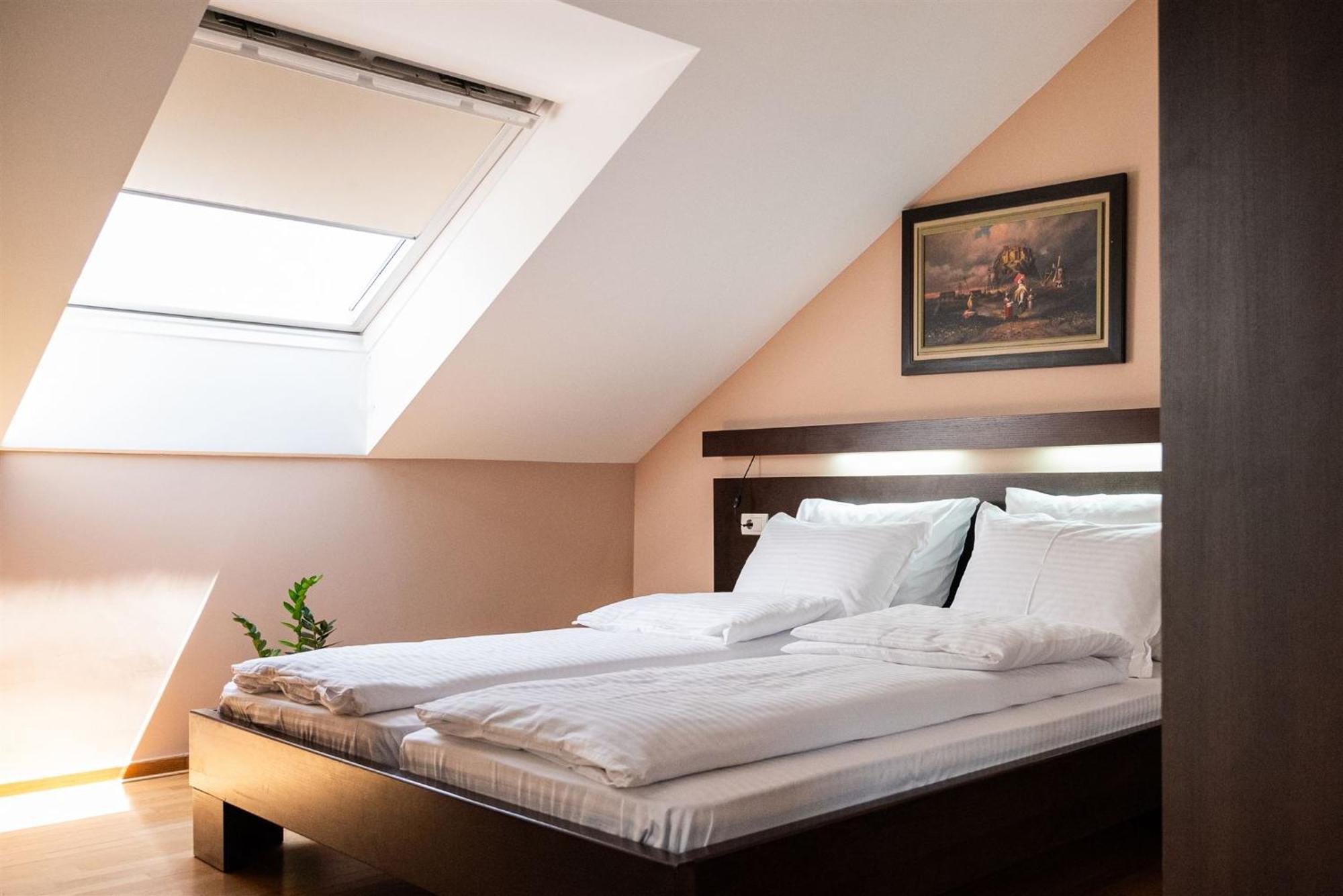 Bed and Breakfast Atrium Sremska Mitrovica Esterno foto